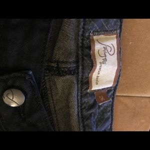 Sz 26 Paige Black Skyline ankle peg jean